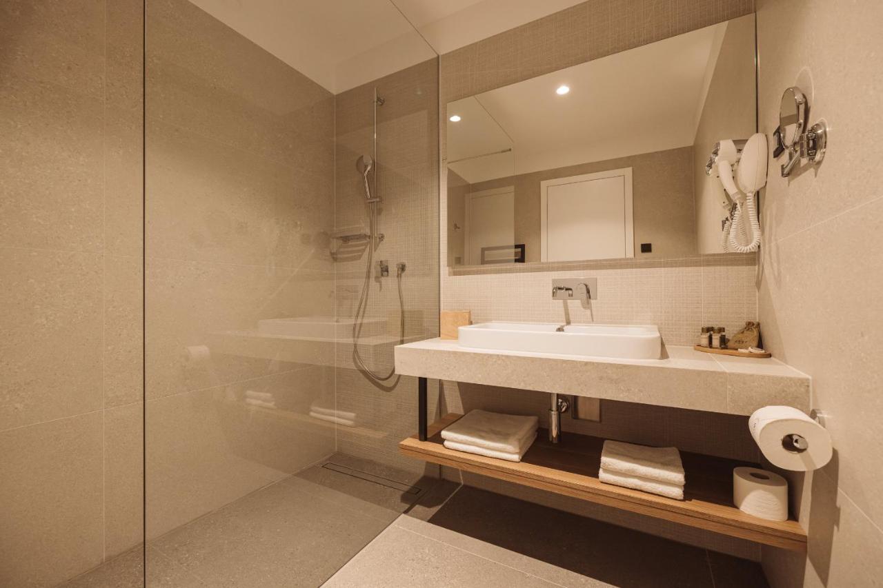 Hotel Grof Vransko ภายนอก รูปภาพ